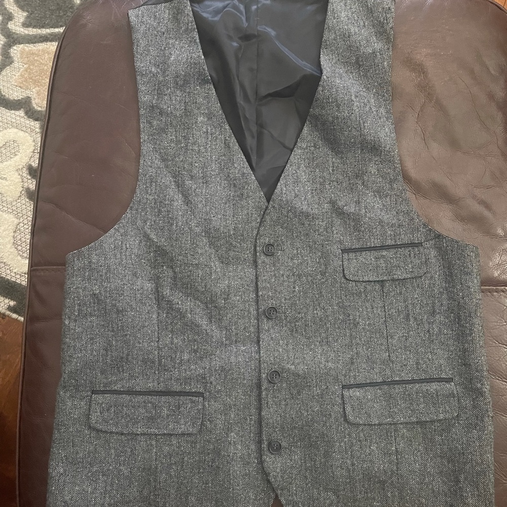 Midtown Man Vest - Picture 5 of 8
